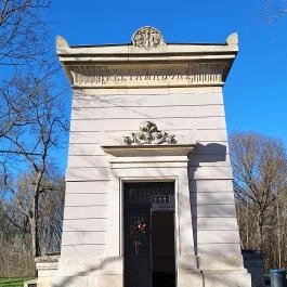 Tisza-kripta, Geszt - Külső kép