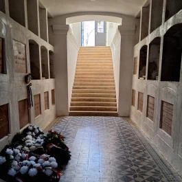 Tisza-kripta, Geszt - Belső