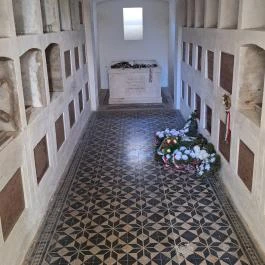 Tisza-kripta, Geszt - Belső