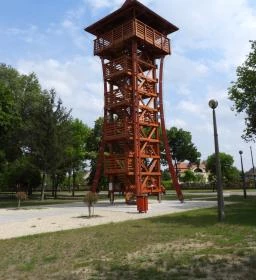 Tisza-parti kilátó