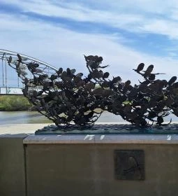 Tiszavirágzás szobor