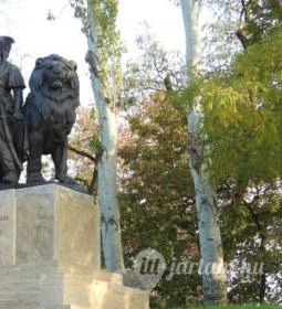 Tiszti hősi emlékmű