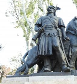 Tiszti hősi emlékmű