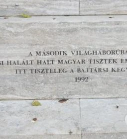 Tiszti hősi emlékmű