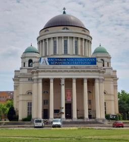 Tisztviselőtelepi Magyarok Nagyasszonya-templom