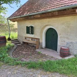 Töki pincesor Tök - Külső kép