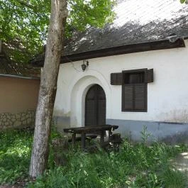 Töki pincesor Tök - Külső kép