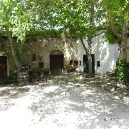 Töki pincesor Tök - Külső kép