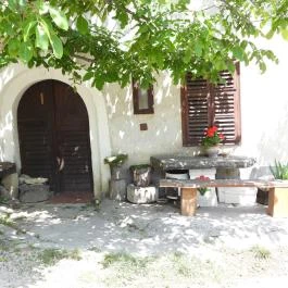 Töki pincesor Tök - Külső kép