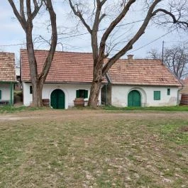 Töki pincesor Tök - Külső kép