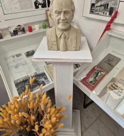 Tollas Tibor Emlékház