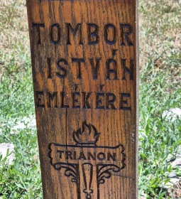 Tombor-család emlékhelye