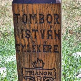 Tombor-család emlékhelye, Jen? - Külső kép