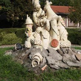 Tordasi millenniumi emlékmű Tordas - Külső kép