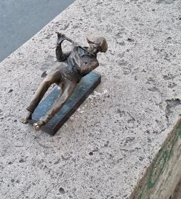 Török Ádám miniszobor