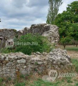 Töttöskáli templomrom