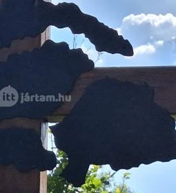 Trianon 100 emlékkereszt