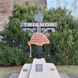 Trianon emlékmű Baracska - Külső kép