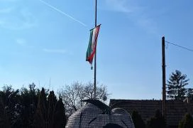 Trianon emlékmű Maglód