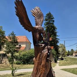 Trianon emlékmű Füle - Külső kép