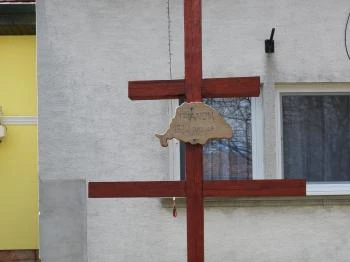 Trianoni emlékkereszt Tinnye