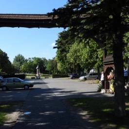 Trianoni emlékmű Tapolca - Külső kép