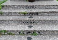 Trianoni emlékmű Kiskunlacháza