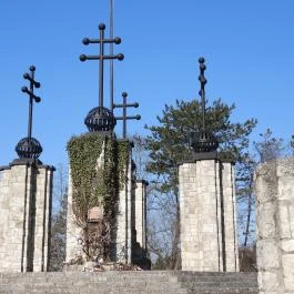 Trianoni Emlékmű Zebegény - Külső kép