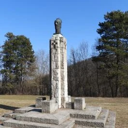 Trianoni Emlékmű, Zebegény - Egyéb