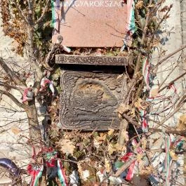 Trianoni Emlékmű, Zebegény - Egyéb