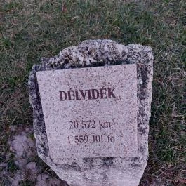 Trianon emlékmű, Dad - Egyéb