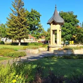 Trianoni emlékmű Tapolca - Külső kép