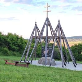 Trianoni emlékmű, Mikóháza - Külső kép