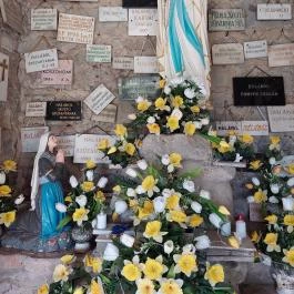 Tsitári forrás – Mária kegyhely, Hont - Belső