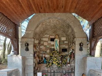 Tsitári forrás – Mária kegyhely Hont