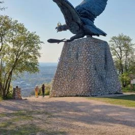 Turul Emlékmű Tatabánya - Külső kép