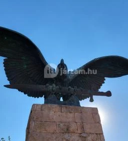 Turul szobor 