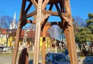 Turulos harangláb Réde