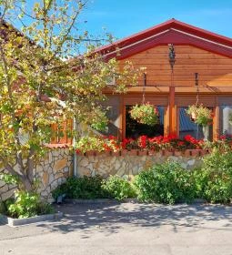 Újhartyáni Vendéglő & Lakodalmas Ház