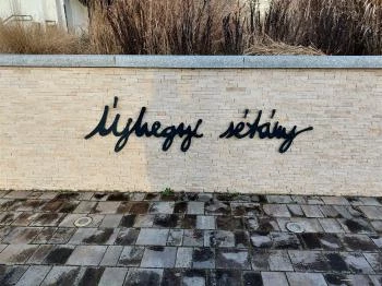 Az Újhegyi sétány meglepetés szobrai Budapest