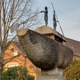 Ulmer Schachtel Kismaros - Külső kép