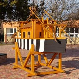 Ulmer Schachtel Hajós - Külső kép