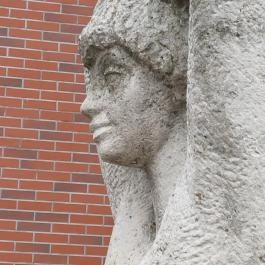 Ülő nő, Budapest - Egyéb