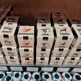 Ultramarinos Martinez, Budapest - Belső