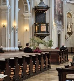 Urunk színeváltozása templom