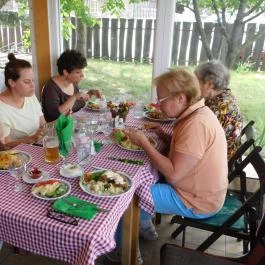 Útonálló Vendéglő, Leányfalu - Étel/ital