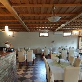 Üvegház Étterem Sződliget - Belső