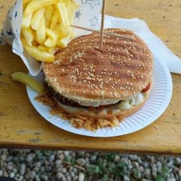 Üvegtigris Büfé, Tinnye - Étel/ital