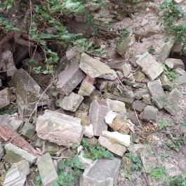 Uzdpusztai romkápolna Gölle - Egyéb