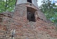 Uzdpusztai romkápolna Gölle